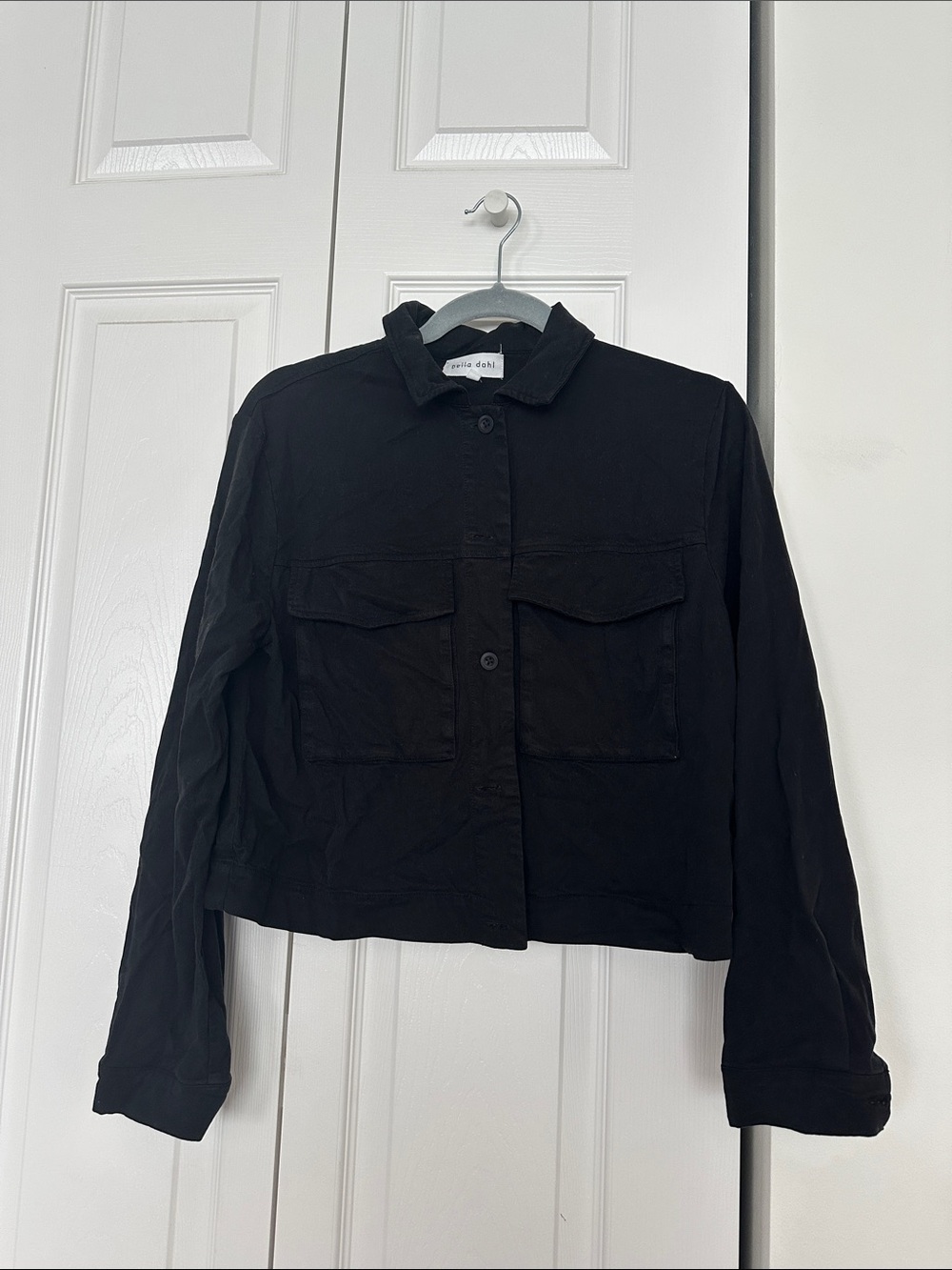 BELLA DAHL BLACK FLAP FRONT POCKET CROPPED UTILITY JACKET SIZE SMALL